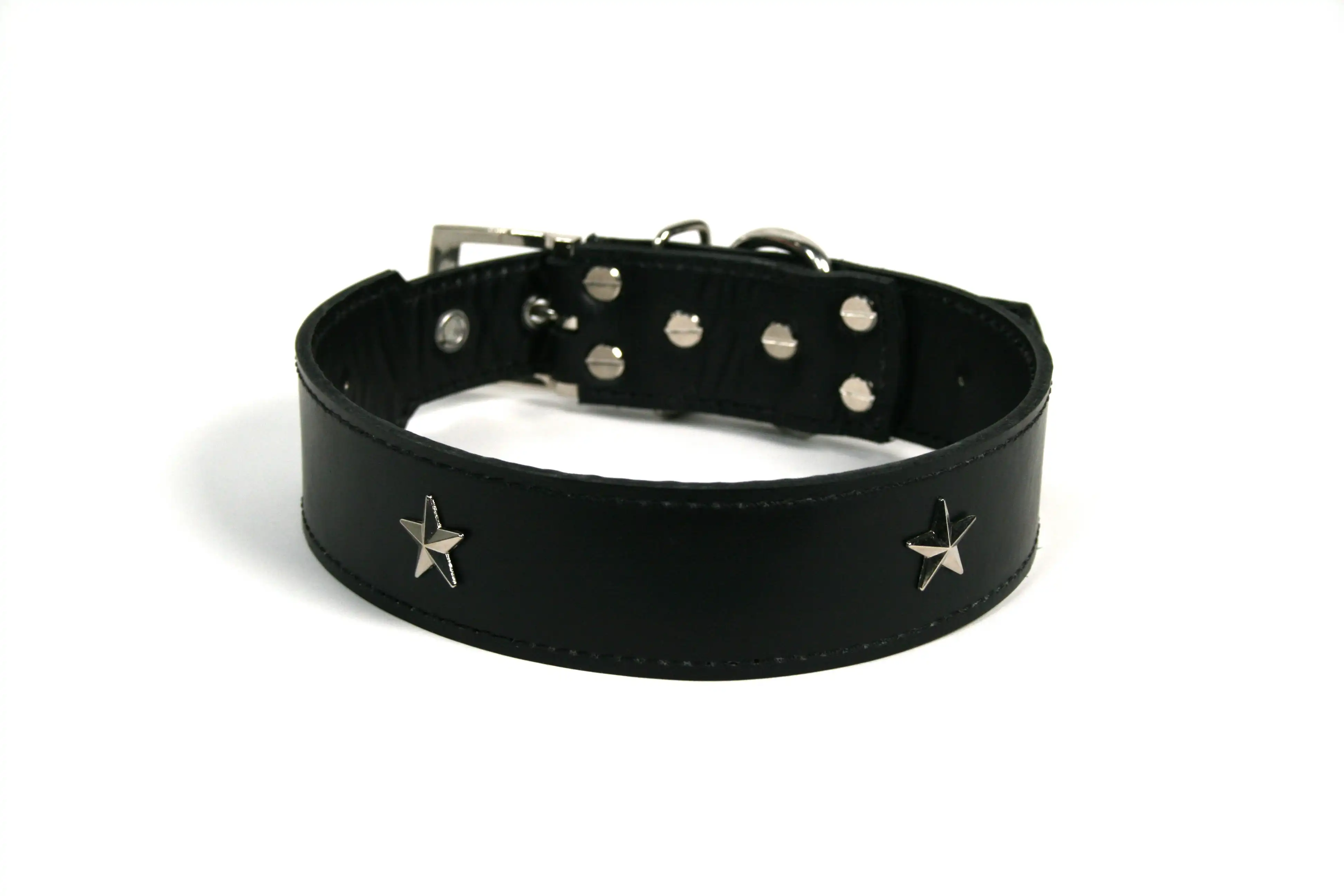 COLLAR DE PIEL NEGRO CON  ESTRELLA