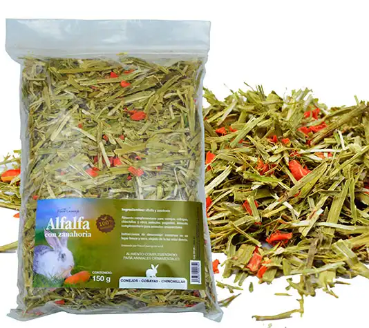 Alfalfa con Zanahoria - Bolsa de heno 600 g - Alimento complementario 100% Natural para Conejos, cobayas y Chinchillas